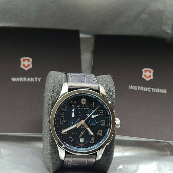 Victorinox Swiss Army Alliance Chronograph Watch 241298 $595 MSRP NEW in Box - Picture 11 of 12